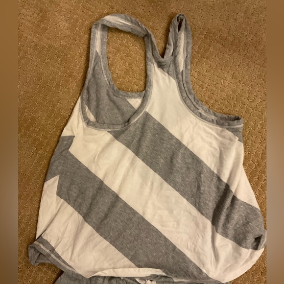 🔴 / FREE w $15 PURCHASE ❌ DKNY Gray and White Striped PJ Tank and Shorts Set - Picture 3 of 7